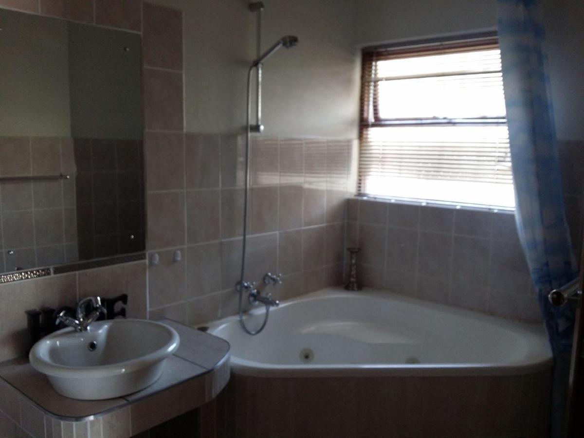 12 On Beach Guest House Saldanha Bay Exterior foto