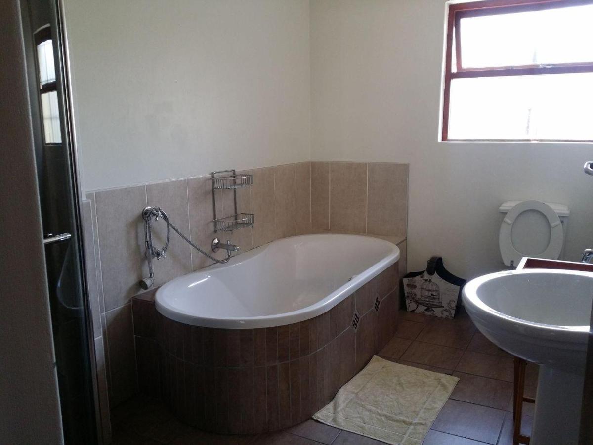 12 On Beach Guest House Saldanha Bay Exterior foto