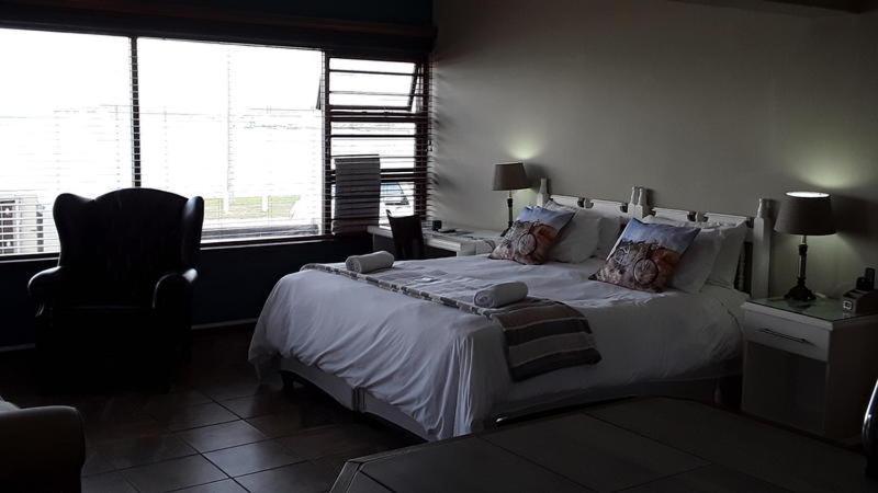 12 On Beach Guest House Saldanha Bay Exterior foto