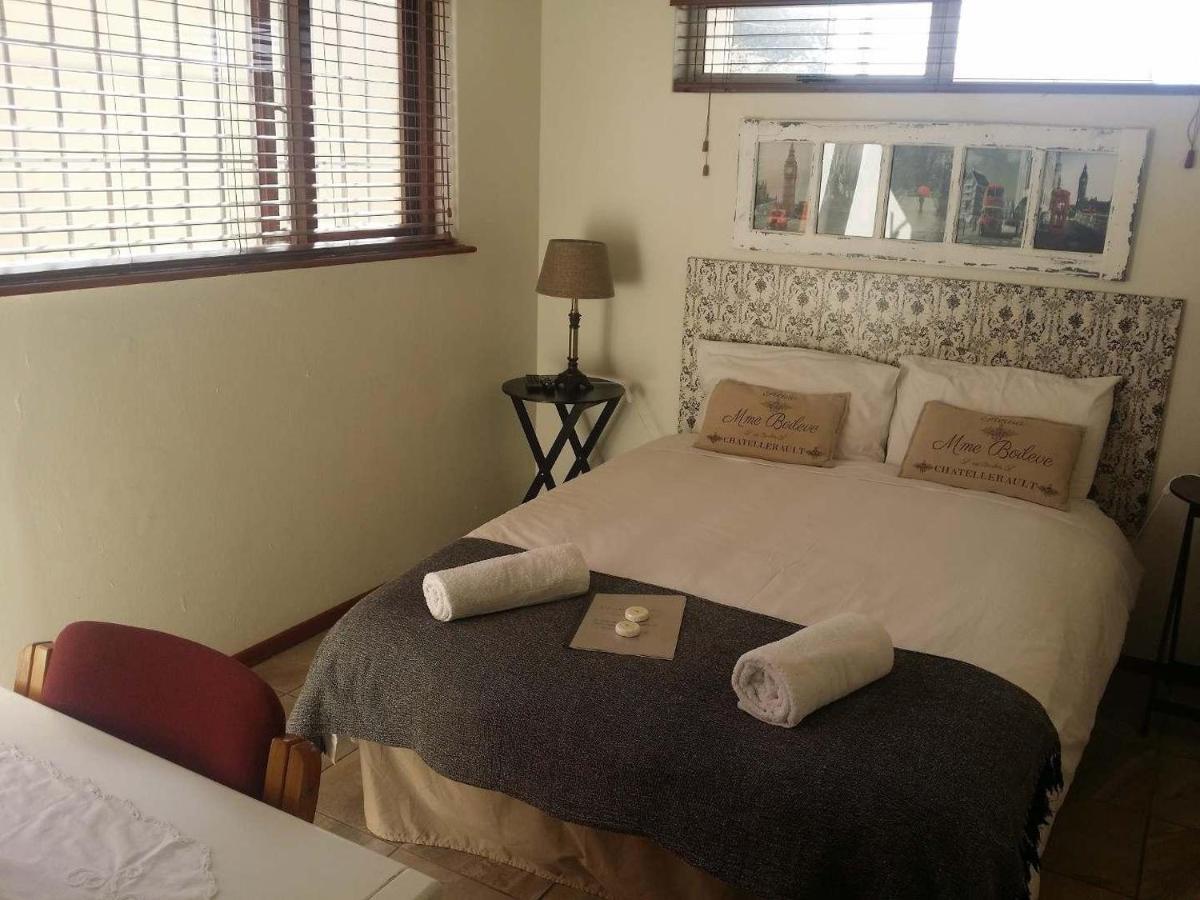 12 On Beach Guest House Saldanha Bay Exterior foto